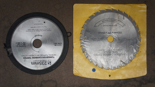 LOT OF 2 CARBIDE TIPPED SAW BLADES 235mm