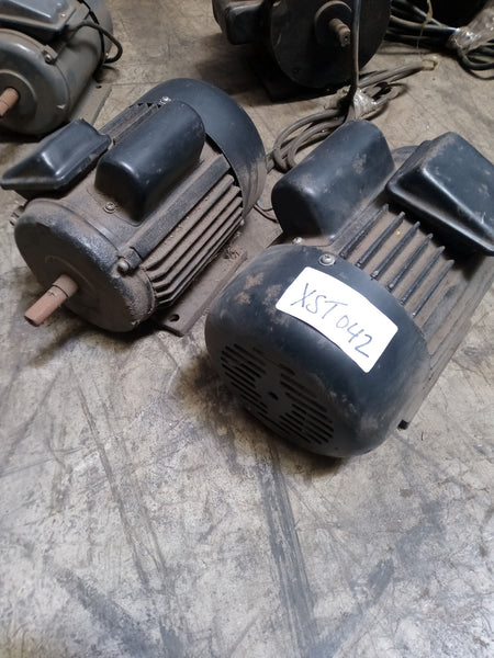 ELECTRIC MOTOR 240 VOLT 14MM SHAFT Qty of 2