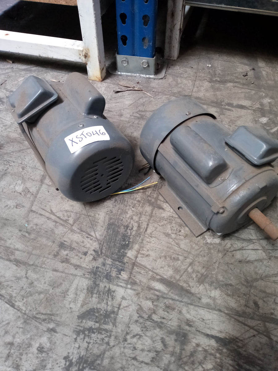 ELECTRIC MOTOR 240 VOLT 16MM SHAFT Qty of 2 – TWM Clearance Centre